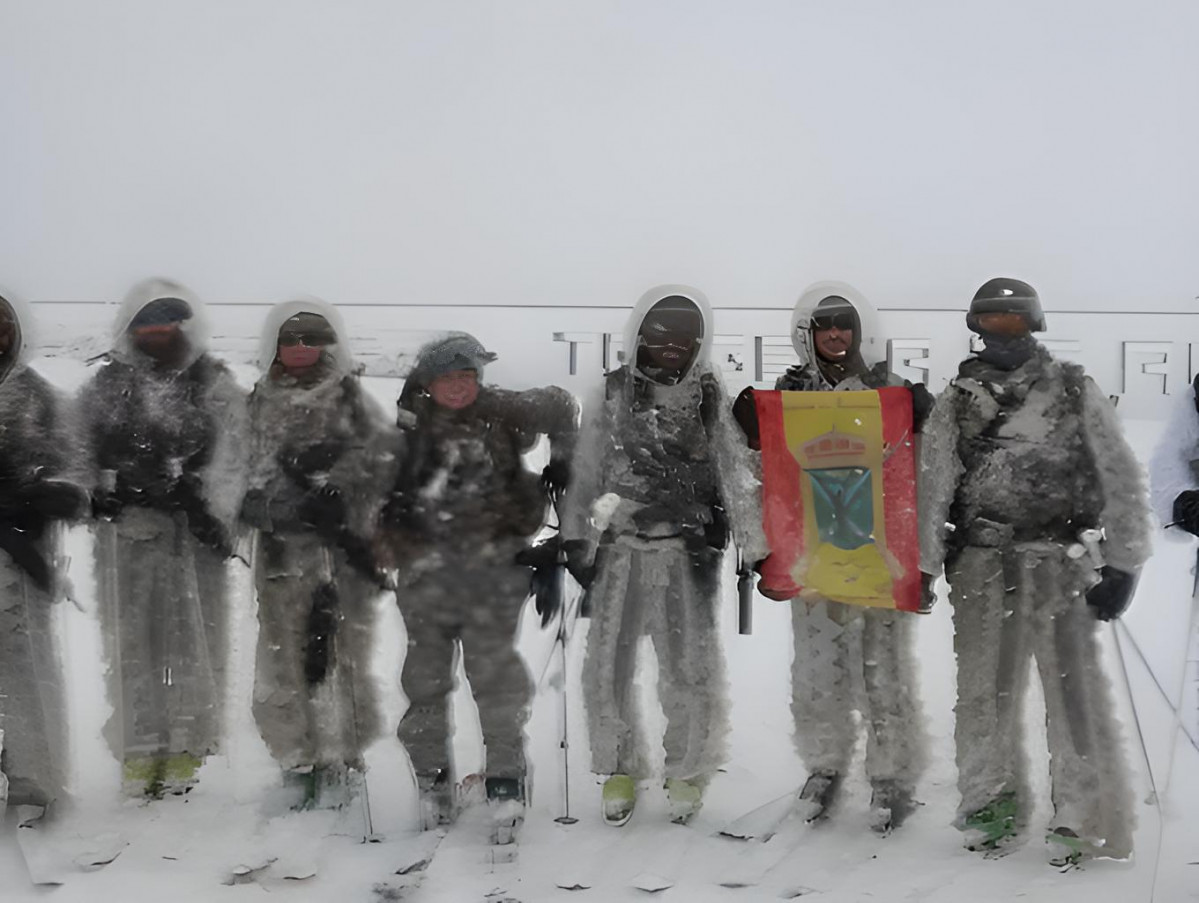 Efectivos de la Compañía de Esquiadores Escaladores 1 64 en el ejercicio Rayenco Firma Destacamento de Montaña N°17 Los Ángeles del Ejército de Chile