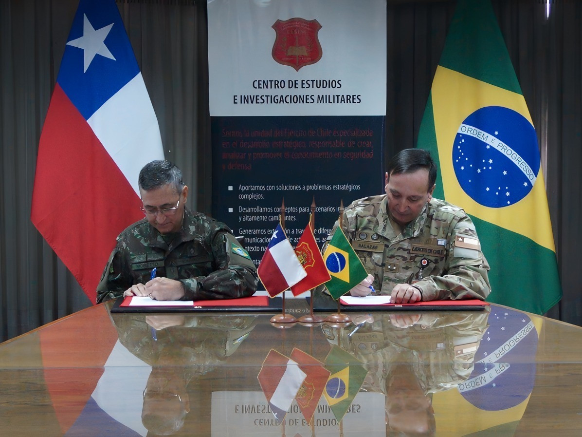 Firma de acta de acuerdos Foto Cesim Eju00e9rcito de Chile