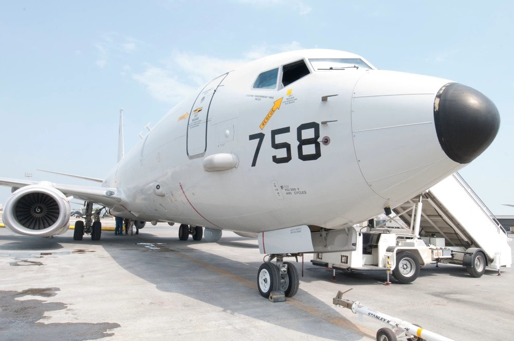 El P 8A Poseidon es un Boeing 737 800ERX modificado y diseñado para patrulla marítima de largo alcance Firma Mass Communication Specialist 2nd Class Victoria Kinney US Navy