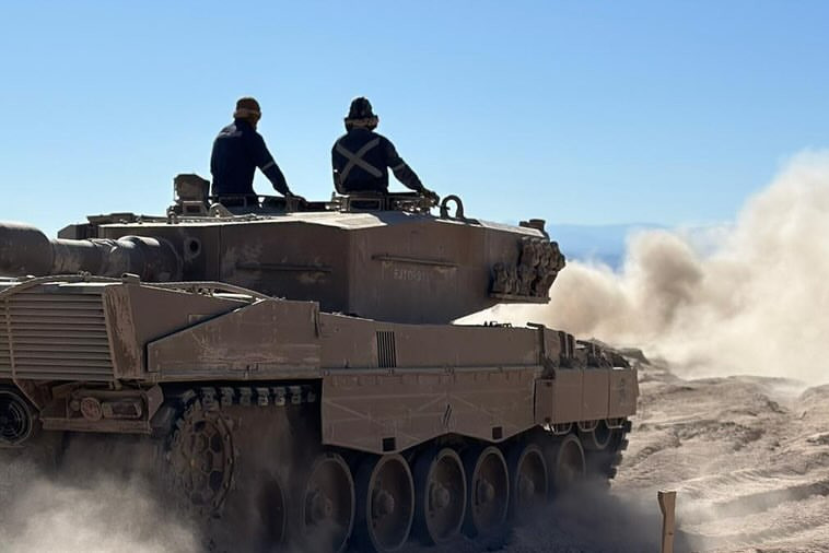 Curso de conductor de tanque Leopard 2A4 Firma Escuela de Caballería Blindada del Ejército de Chile