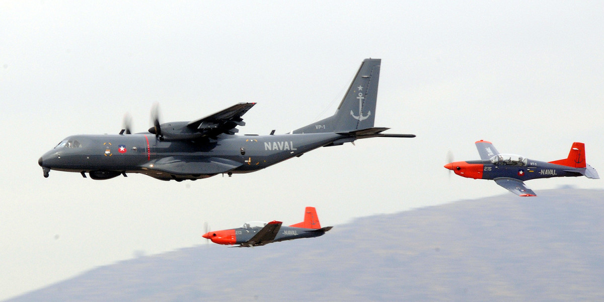 Airbus Defence & Space C295 y Pilatus PC-7 de la Aviación Naval. Armada de Chile