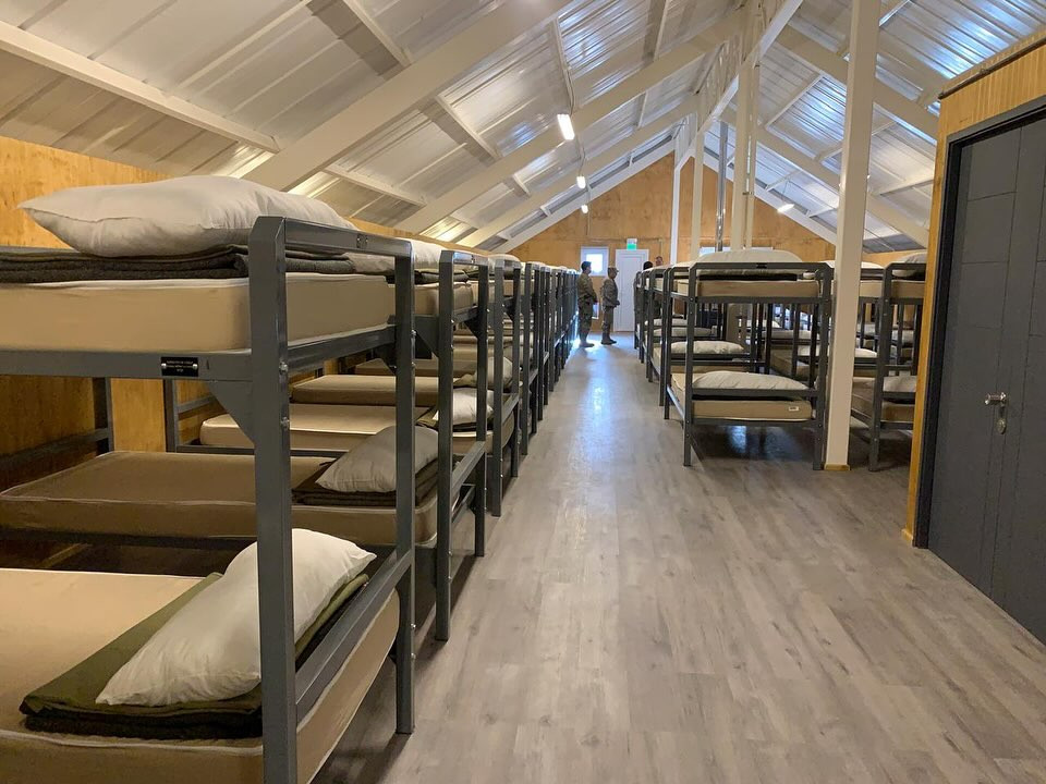Dormitorio del nuevo Refugio Militar Las Cortinas Firma Destacamento de Montaña N°17 Los Ángeles del Ejército de Chile