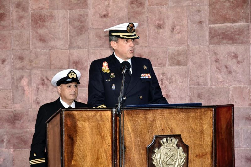 Capitán de navío Luis Carreras Presas do Campo Firma Armada de Chile