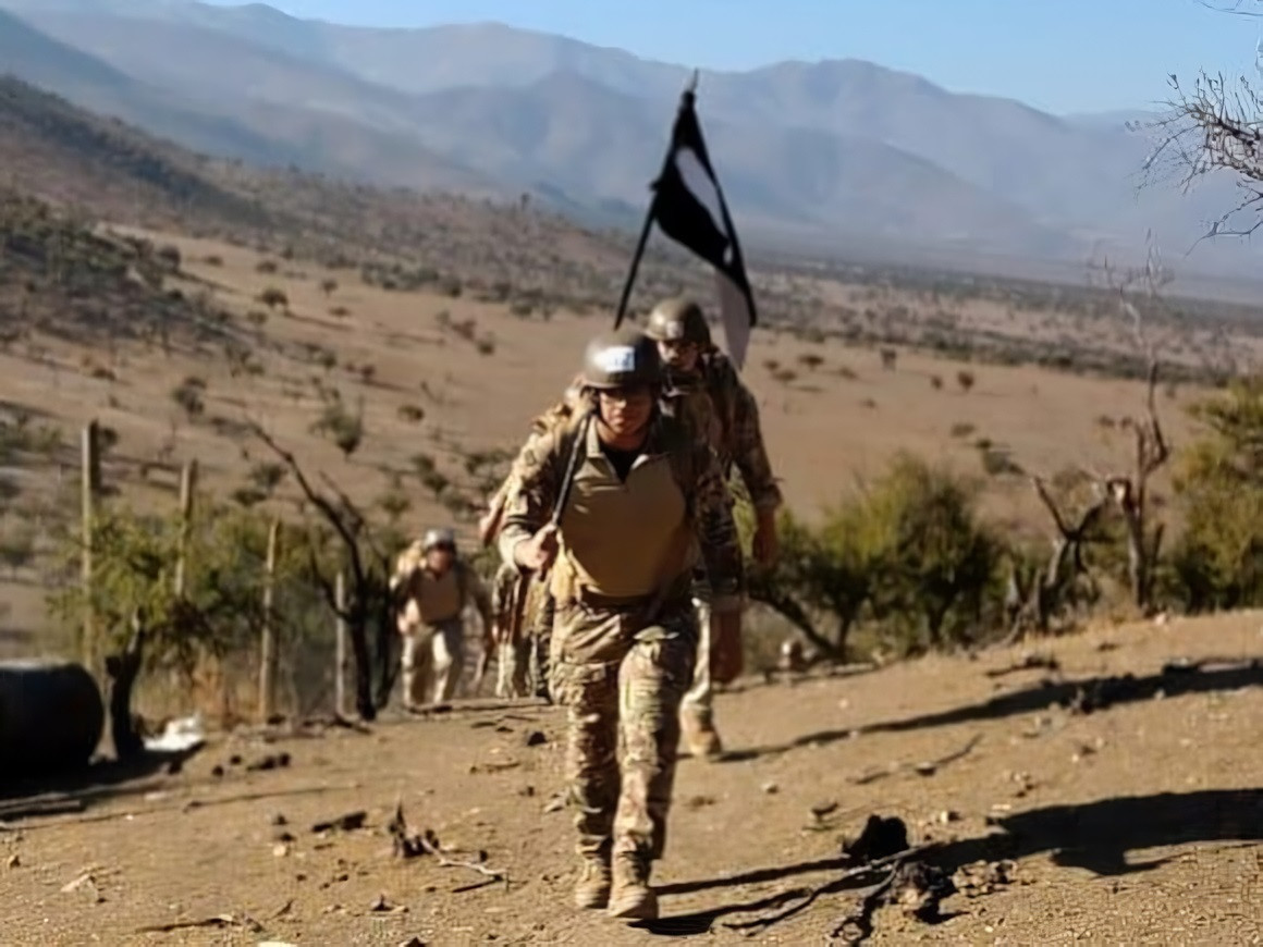 Soldados conscriptos de la Brigada de Operaciones Especiales Lautaro  Firma Escuela de Paracaidistas y Fuerzas Especiales del Ejercito de Chile 004