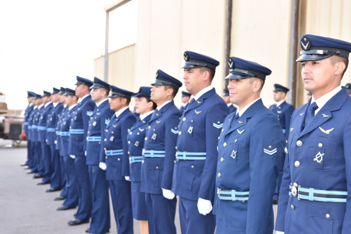 Personal del Grupo de Defensa Antiaérea N° 24 en la ceremonia de conmemoración del 50° aniversario Firma FACh 002