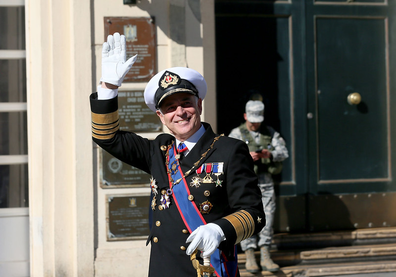 Almirante Juan Andrés De la Maza en ceremonia de conmemoración del 146° aniversario del Combate Naval de Iquique en Valparaíso. Firma Ministerio de Defensa Nacional de Chile 002