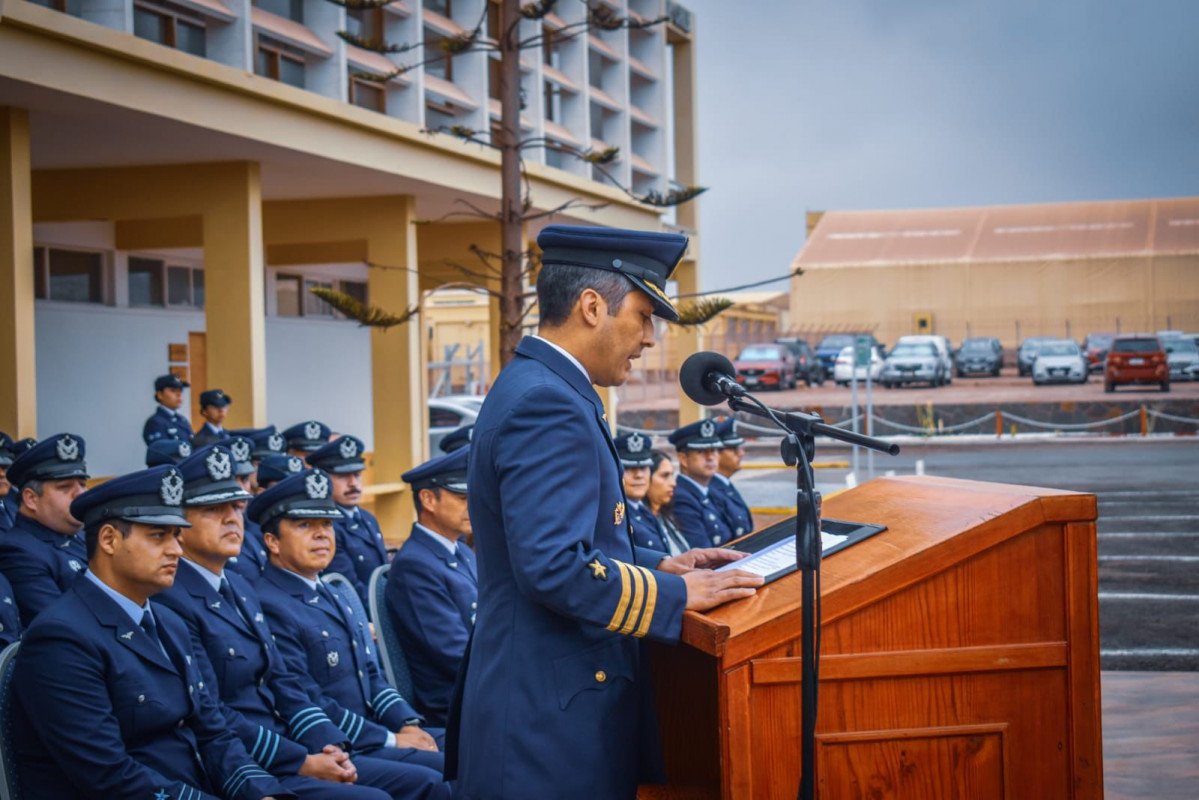 Comandante de Grupo de Aviación N°8 coronel Gastón Cerda Firma FACh