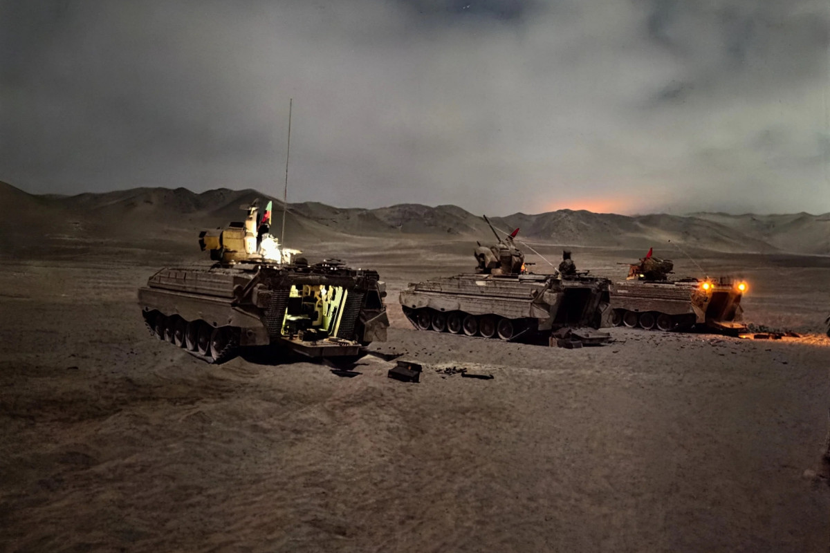 Entrenamiento nocturno de los alumnos de los cursos de conductor y artillero y comandante de carro Marder 1A3 Firma Ejército de Chile 004