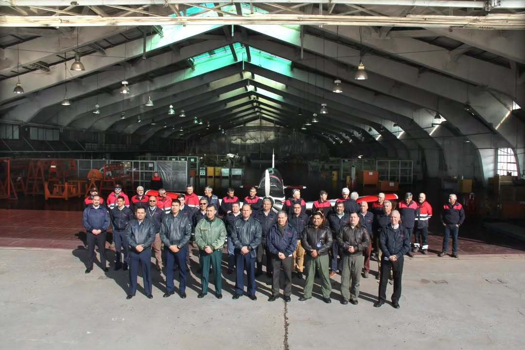 Entrega del Pillan matrícula FAP 0104 modernizado al estándar T 35BE a la Fuerza Aérea Paraguaya Firma Enaer