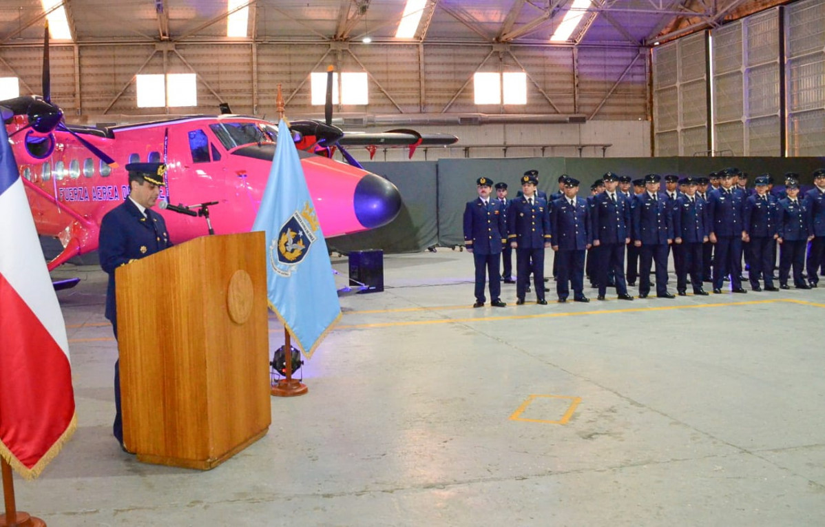 Discurso del comandante de grupo Jean Paul Texier en el 48° aniversario del Grupo de Mantenimiento N° 53. Firma FACh