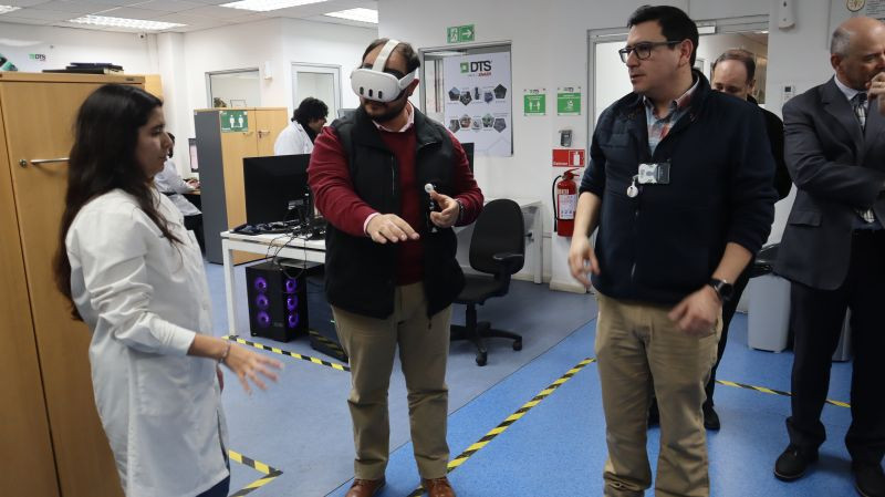 Sistema de entrenamiento de realidad mixta Firma DTS