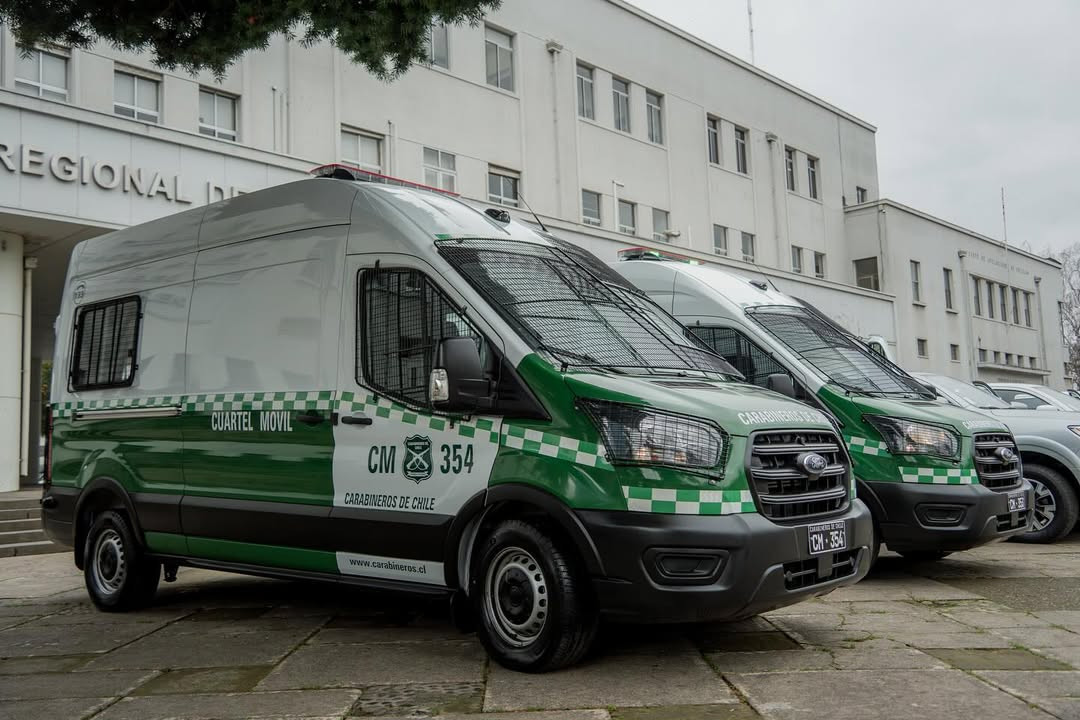 Cuarteles móviles Ford Transit. Firma Gore Ñuble