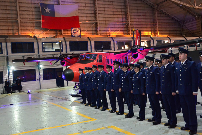 Personal del Grupo de Mantenimiento N° 53 en el aniversario de la unidad. Firma FACh