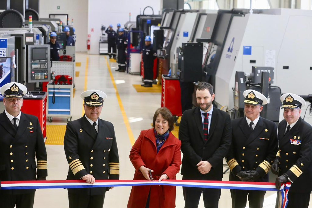 Corte de cinta del Centro de Manufactura Avanzada de Asmar, Firma Ministerio de Defensa Nacional de Chile