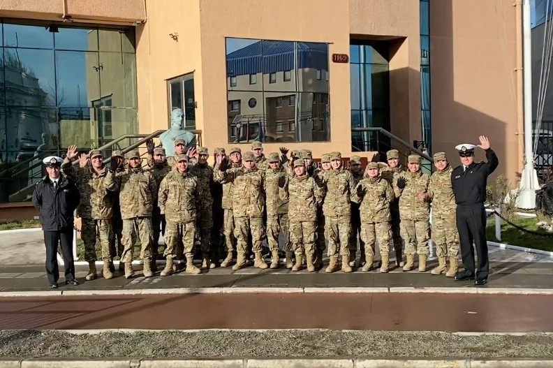 Delegación de Ejército en el frontis de la Gobernación Marítima de Punta Arenas 002