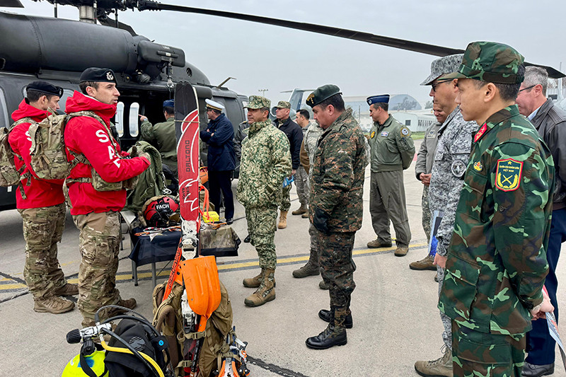 Presentación de capacidades polivalentes y material de vuelo de la II Brigada Aérea Firma FACh 002