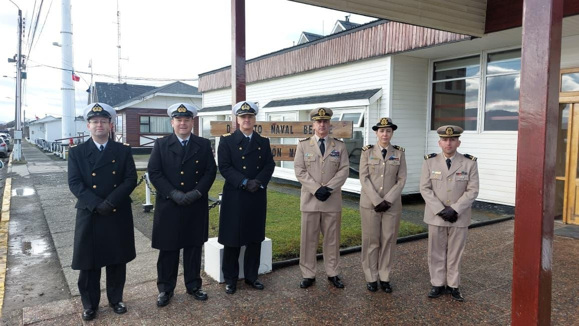 Representantes de la XXVIII Reunión de Autoridades Marítimas con Responsabilidad en el Canal Beagle. Firma Armada de Chile
