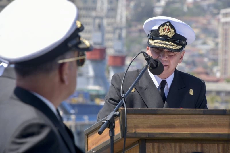 Contraalmirante Daniel Muñoz. Firma Armada de Chile