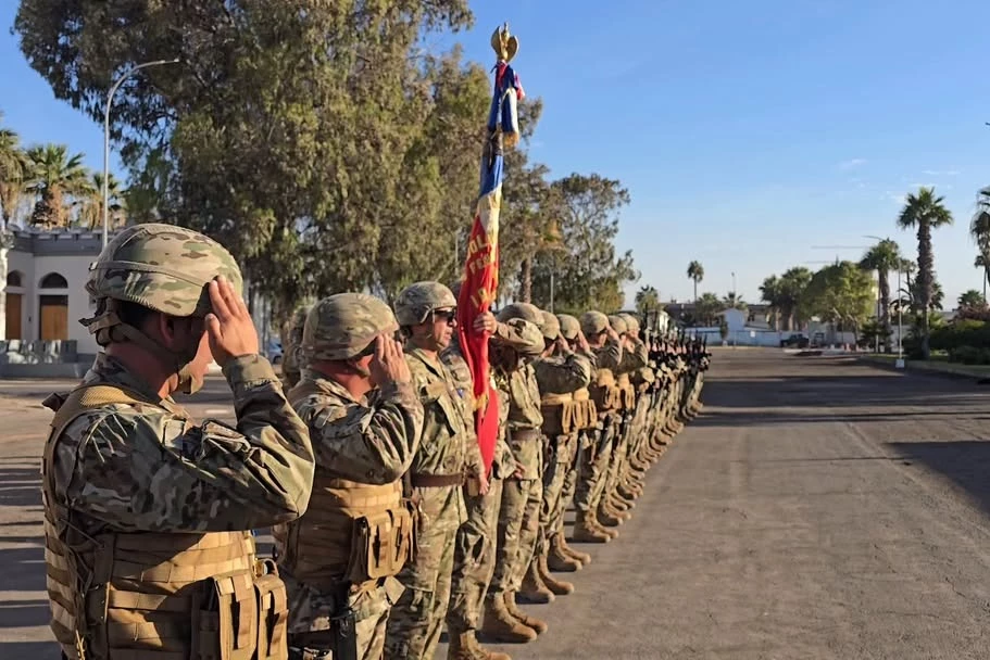 Unidad de formación en la ceremonia de cambio de mando. Firma Brigada Motorizada N°4 Rancagua del Ejército de Chile